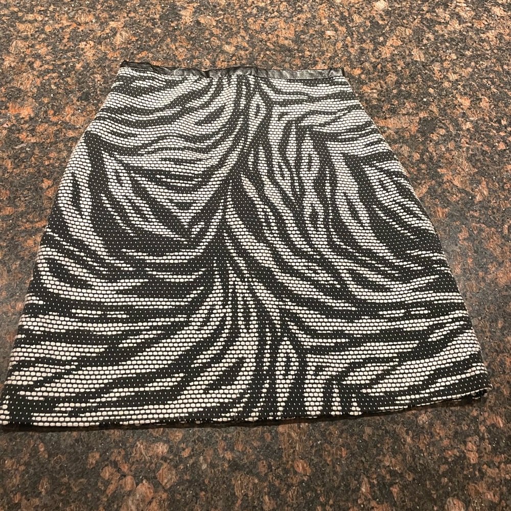Black and White textured Mini Skirt H&M